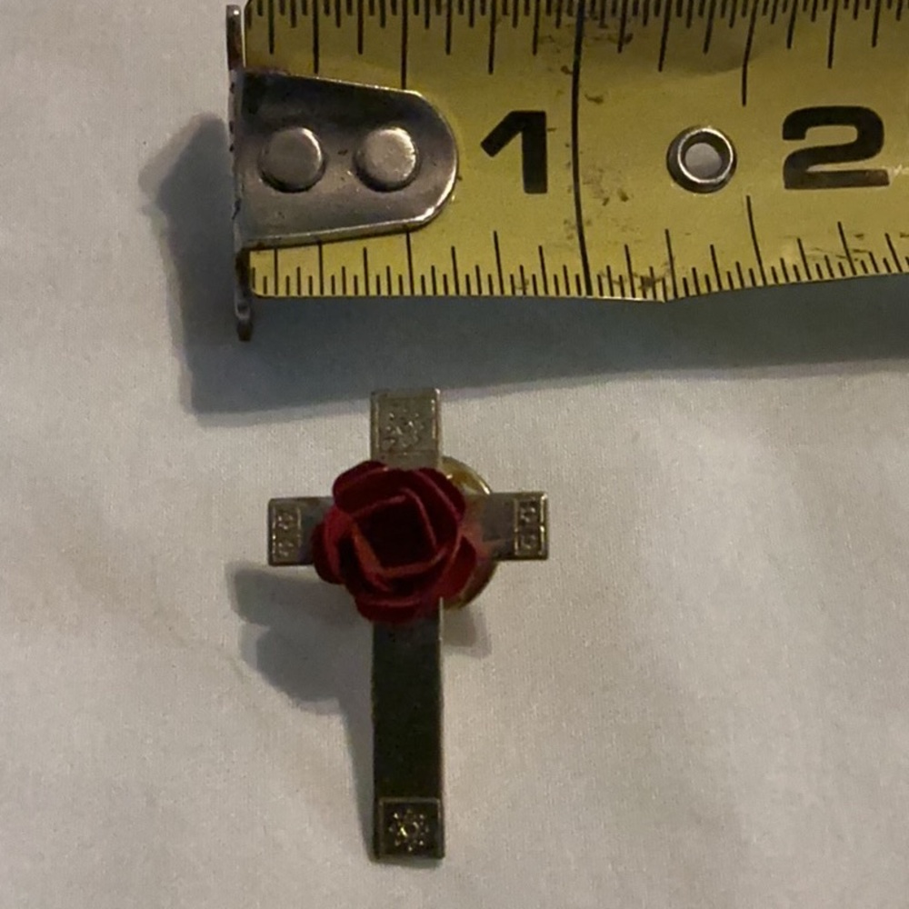 Red Rose Accent on Gold Cross Pin - Picture 3 of 7
